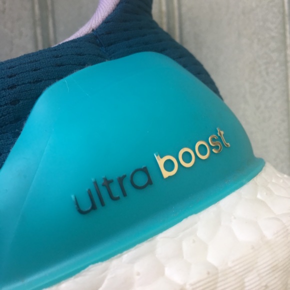 ✖️Sold✖️Adidas Primeknit Ultra boost Athletic Shoe - Picture 4 of 8